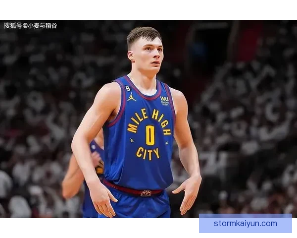 法比尼奥本赛季拦截数据表现稳健，成为球队防守核心关键。